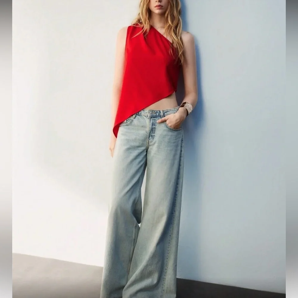 Stylish One-Shoulder Red Top - Picture 6 of 7